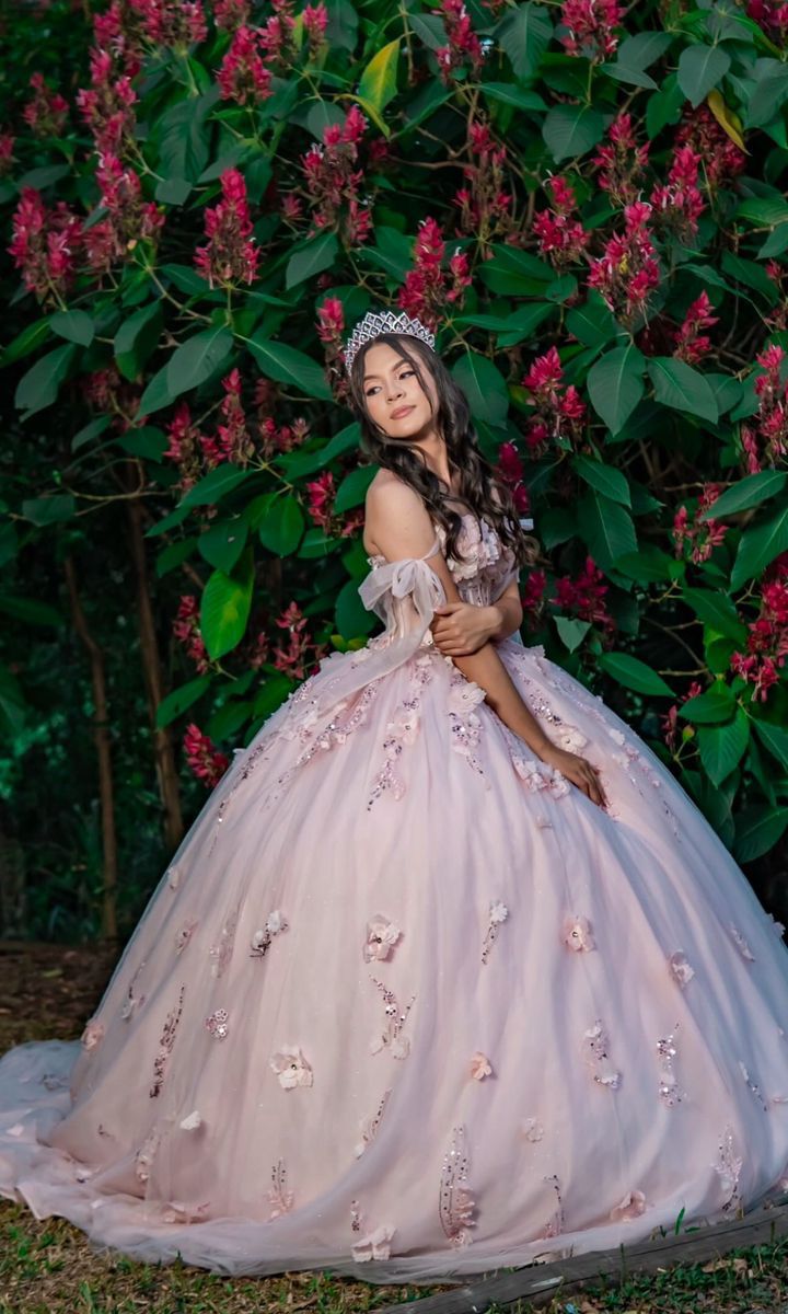 Maite con su corona